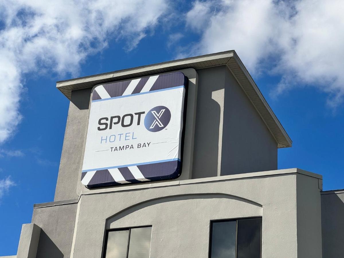 Spot X Hotel Tampa - Wesley Chapel By The Red Collection Exteriér fotografie
