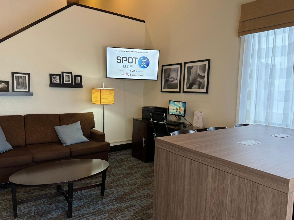 Spot X Hotel Tampa - Wesley Chapel By The Red Collection Exteriér fotografie